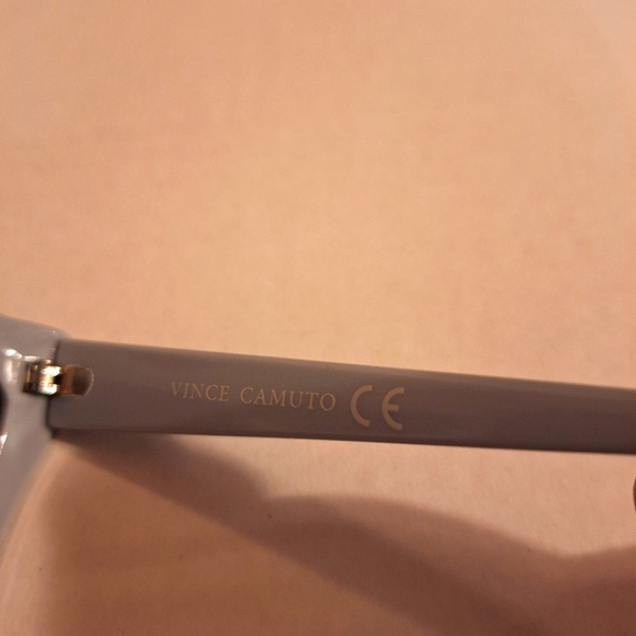 VINCE CAMUTO Cat Eye Light Blue Sunglasses VC899 - Picture 4 of 6